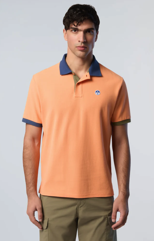 Polo con dettagli a contrasto